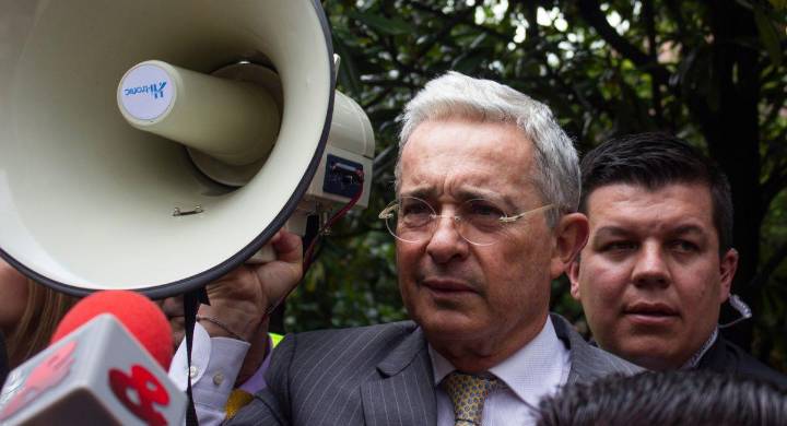 Álvaro Uribe en la mira: CNE lo investigará por posible inscripción irregular de candidatura al Senado