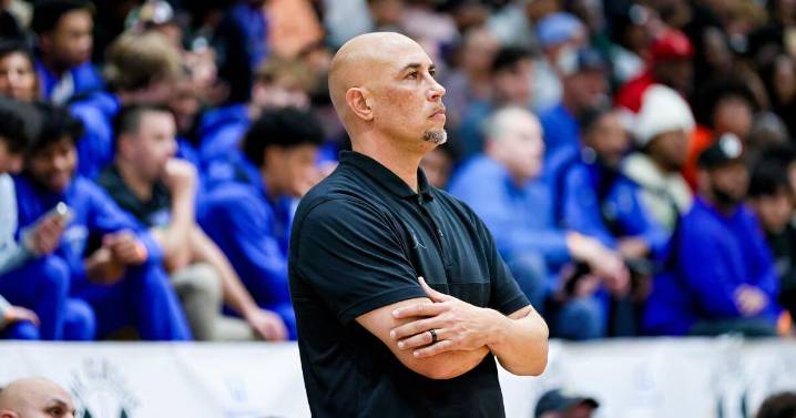Eastvale Roosevelt basketball coach Stephen Singleton announces retirement