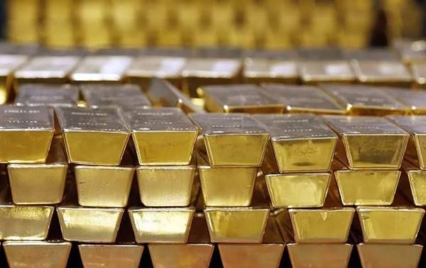 Supera oro el nivel clave de 3,900 dólares