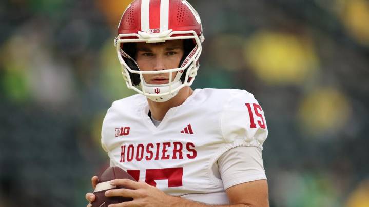 Alabama's Ty Simpson edges out Indiana's Fernando Mendoza for AP midseason All