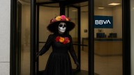 Día de Muertos 2025: qué bancos estarán abiertos y qué trámites podrás hacer en línea