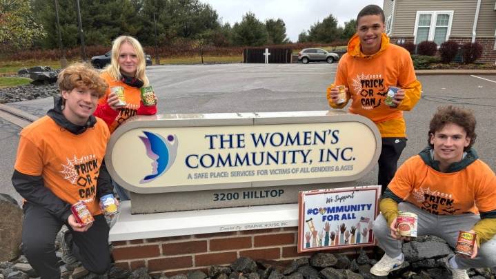 How Wausau West DECA students are helping fight hunger…