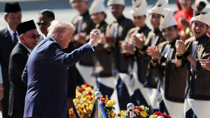 'America First' Trump loved hanging out with the global elite during his Asia trip