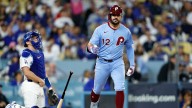 Dodgers drop the ball in Game 3, Kyle Schwarber hits 2 homers as Phillies win in rout, 8