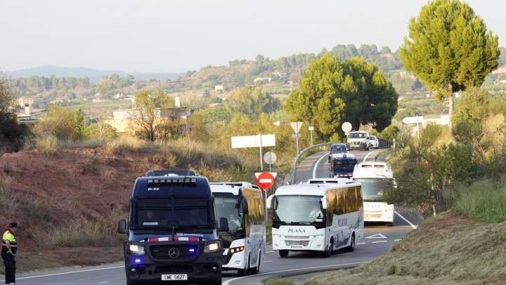 El Hapoel Jerusalén llega escoltado al pabellón Nou Congost pese a las protestas en Manresa y Barcelona
