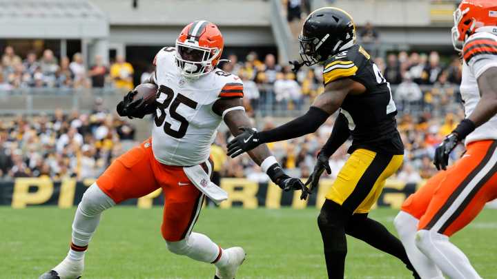 David Njoku leaves Browns game with injury in 4th quarter
