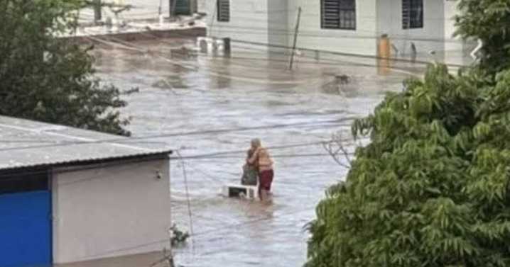 La historia de los abuelitos de Poza Rica: sobrevivieron abrazados al desbordamiento del río en Veracruz