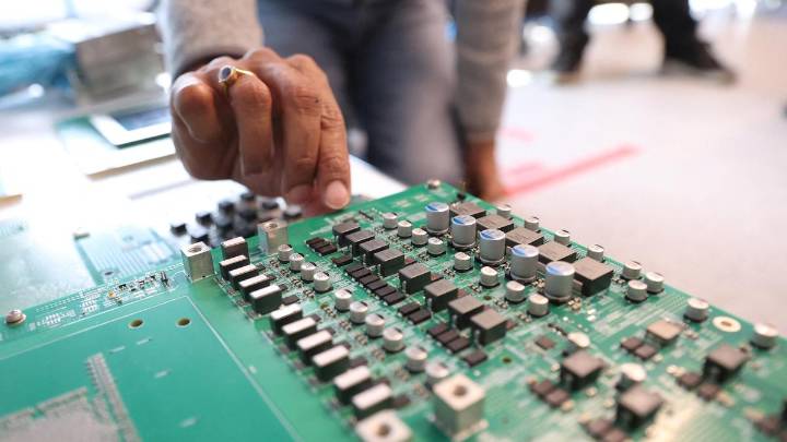 Govt clears 7 projects worth ₹5,532 crore under electronics manufacturing scheme