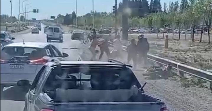 Furia en la Ruta 7: golpes, insultos y piedras plena hora pico en Neuquén