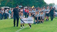 Rueda el balón en la Modelo