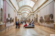 Robo en el Museo del Louvre de París