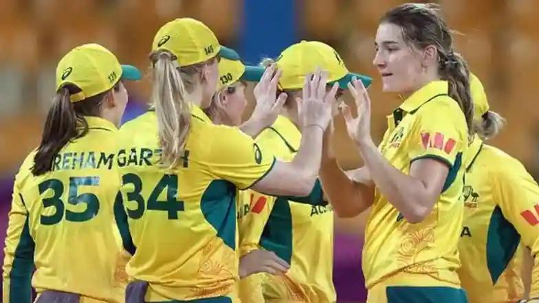 Cricket Australia Women Beat Pakistan Women by 107 Runs in ICC Women’s World Cup 2025; Beth Mooney’s Century and Bowlers Help Defending Champions Register Consecutive Win
