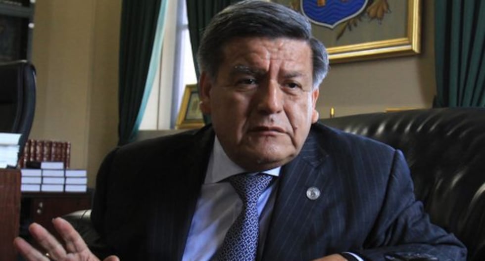 César Acuña renuncia al Gobierno Regional de La Libertad para postular otra vez a la presidencia del Perú Tal como se esperaba, César Acuña se va del Gobierno Regional de La Libertad para postular a l