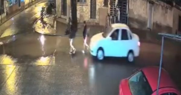 Inconsciente al volante en V° Primavera: atropelló a dos salteñas y se dio a la fuga