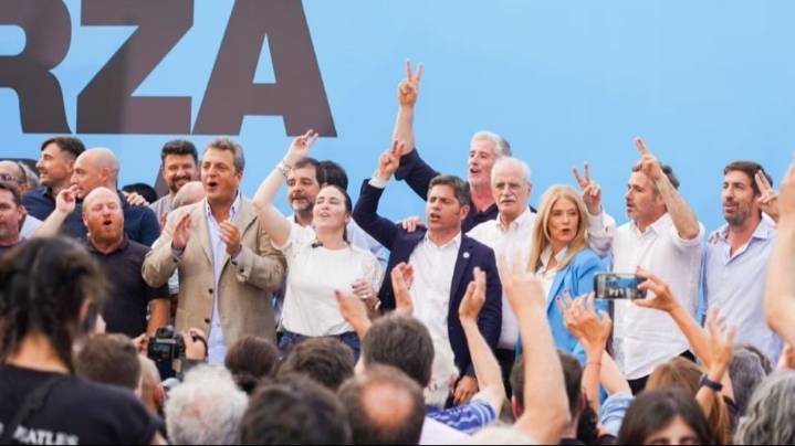 Kicillof, Massa y Taiana cerraron la campaña de Fuerza Patria apuntando a Milei