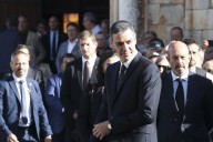 Pedro Sánchez y cinco ministros, en el funeral de Fernández Vara: "Representó Extremadura, democracia y socialismo"
