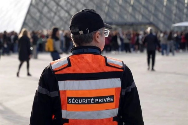 Transfiere Louvre joyas al Banco de Francia tras robo