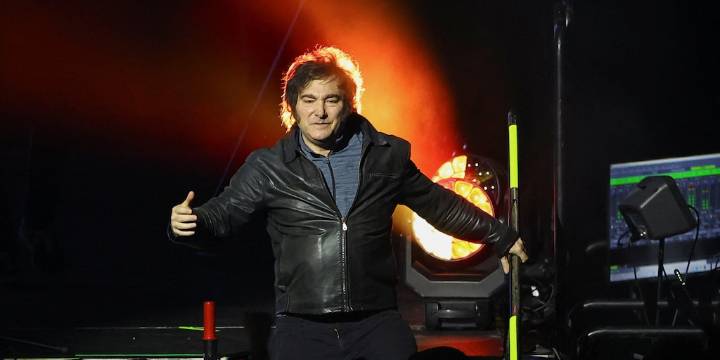 Extenso show musical y un mensaje a la interna: Javier Milei buscó relanzar la campaña tras la salida de Espert