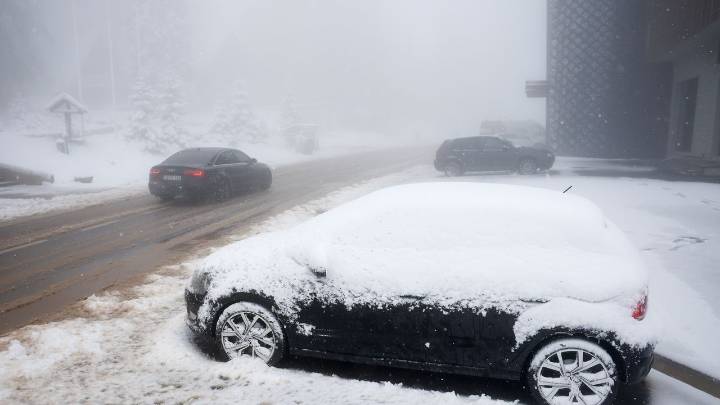 Bulgarian resort floods leave 3 dead, while heavy snow downs Balkan power lines