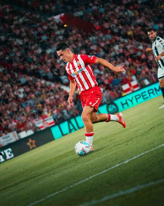 El Almería sigue firmando triunfos