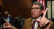 Monreal presenta iniciativa para sancionar abusos en tarjetas de crédito
