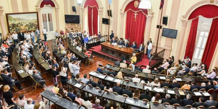 Buscan prohibir el ingreso a los casinos a titulares de planes sociales en Salta