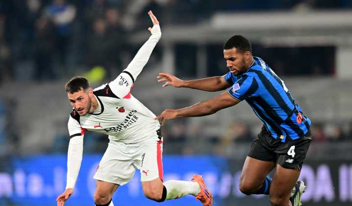 ¡Se encienden las alarmas! Santiago Giménez abandona el Atalanta vs Milan por lesión