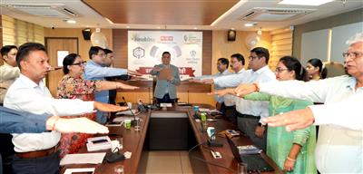 Commissioner MC, Chandigarh administers Ekta Pledge