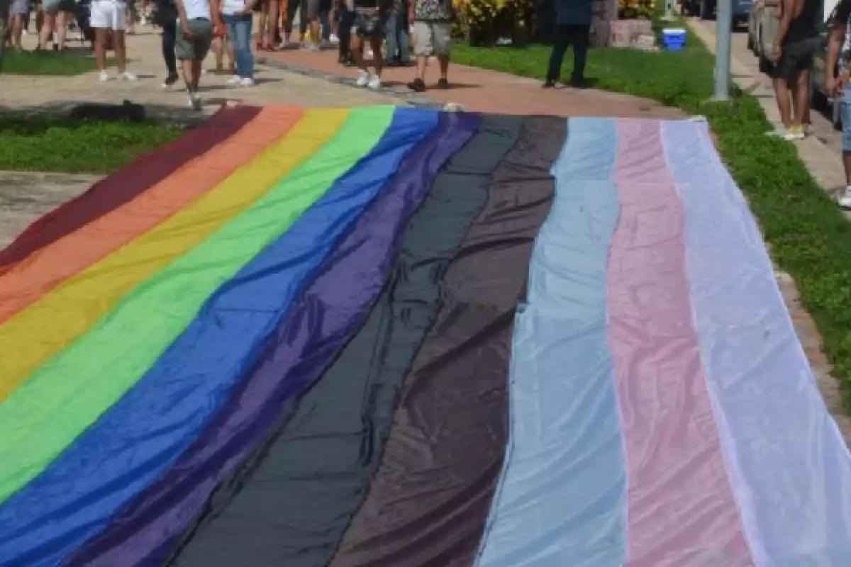 SEP pide a maestros reconocer y respetar identidades trans y no binarias en escuelas de México