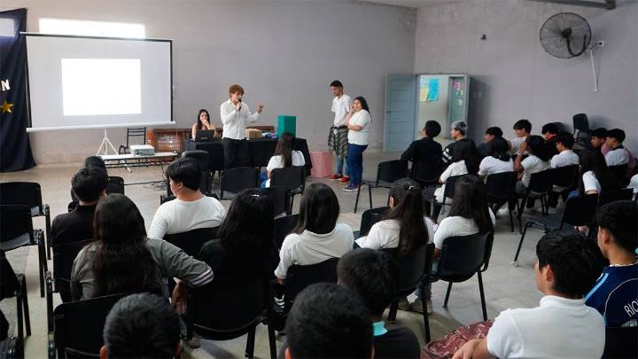 Se desarrollaron con éxito las "Jornadas de Concientización Democrática" en la escuela secundaria municipal