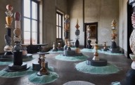 ¿Por qué tantos artistas construyen tótems?