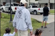 Thiago Medina y un domingo muy especial: de paseo por la calle junto a sus dos gemelas
