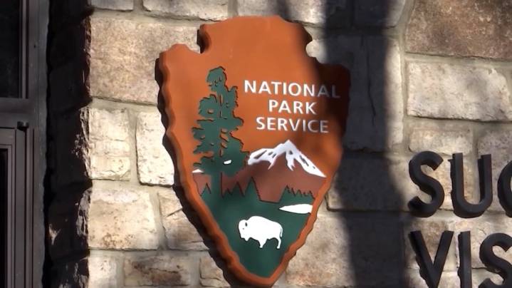 Visitors left disappointed as shutdown impacts Great Smoky Mountains National Park