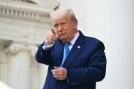El gobierno cierra y Trump se conecta a internet