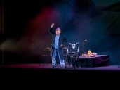 Leo Bassi celebra sus 70 años con humor y provocación en Santa Fe