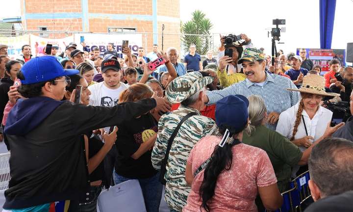 Mandatario Nacional lidera desde Caracas jornada de trabajo con comunas agroproductivas