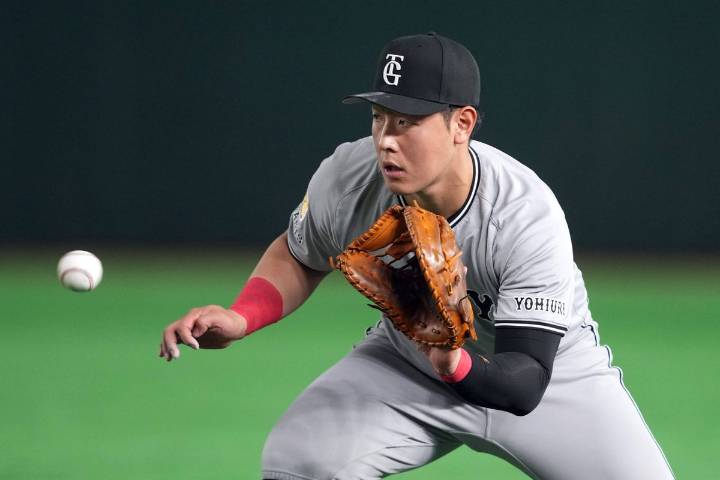 Japanese slugger Kazuma Okamoto to be posted for MLB teams by Yomiuri Giants