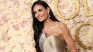 Demi Moore lleva las uñas acrílicas que rejuvenecen las manos a los 60+