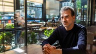 Daniel Hendler: "El paso del tiempo tiene algo trágico y algo de comedia"
