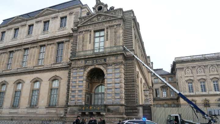 París: cierran el museo del Louvre tras un robo