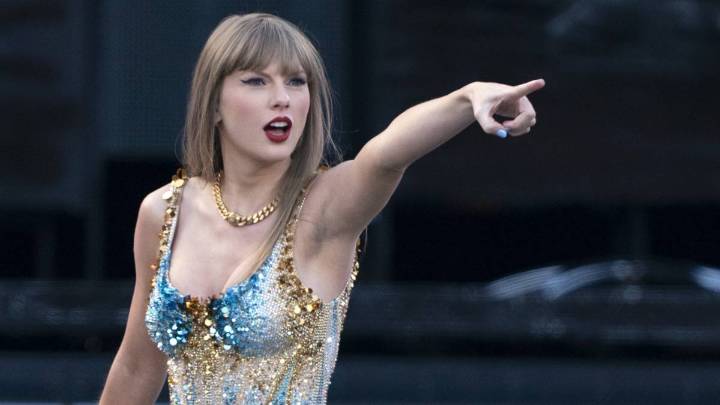 Taylor Swift's 'The Life Of A Showgirl' Album: Fan Reactions And Reviews