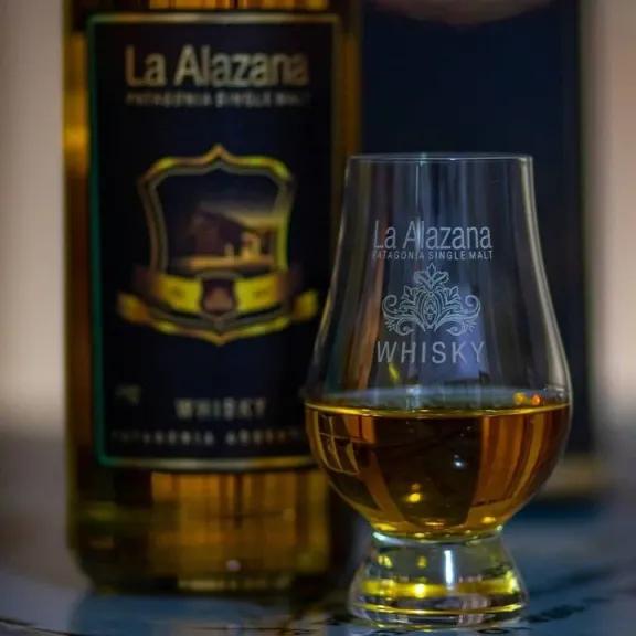 El único whisky añejado en la Antártida es argentino