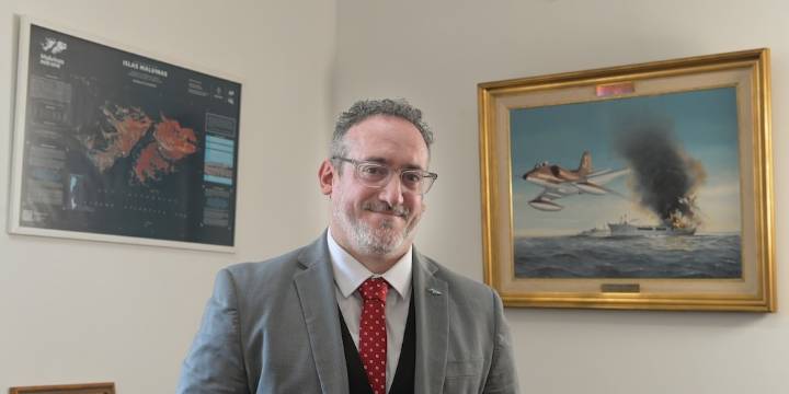 Mario Katzenell: “Las FFAA argentinas tienen recursos humanos altamente calificados”