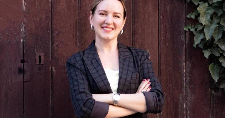 Siete años, 8.000 km y 2.600 euros: la odisea de Anastasiya para aprender catalán