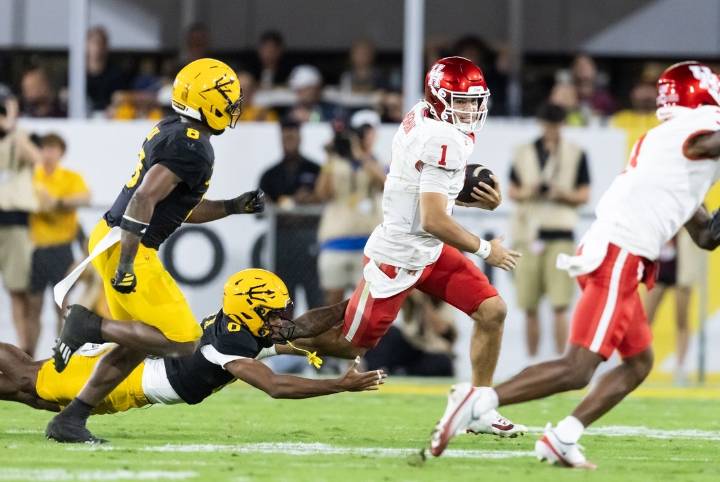 Deadspin | Houston rides QB Conner Weigman to road upset of No. 24 Arizona State