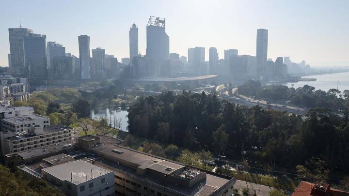Perth haze: Residents wake to smoke blanketing much of metropolitan area after prescribed burns