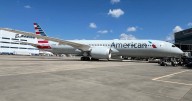 Avión de American Airlines aterriza de emergencia en EE.UU.