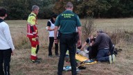 Un joven, evacuado a pie por bomberos tras sufrir una posible fractura en la Hermandad de Campoo de Suso