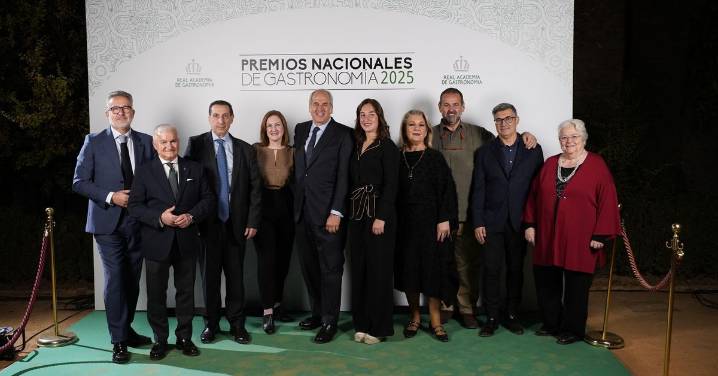 La Real Academia de Gastronomía recibe a los Premios Nacionales de Gastronomía 2025 en Granada