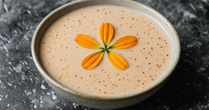 Atole de cempasúchil: la tradicional bebida del Día de Muertos que deberías probar